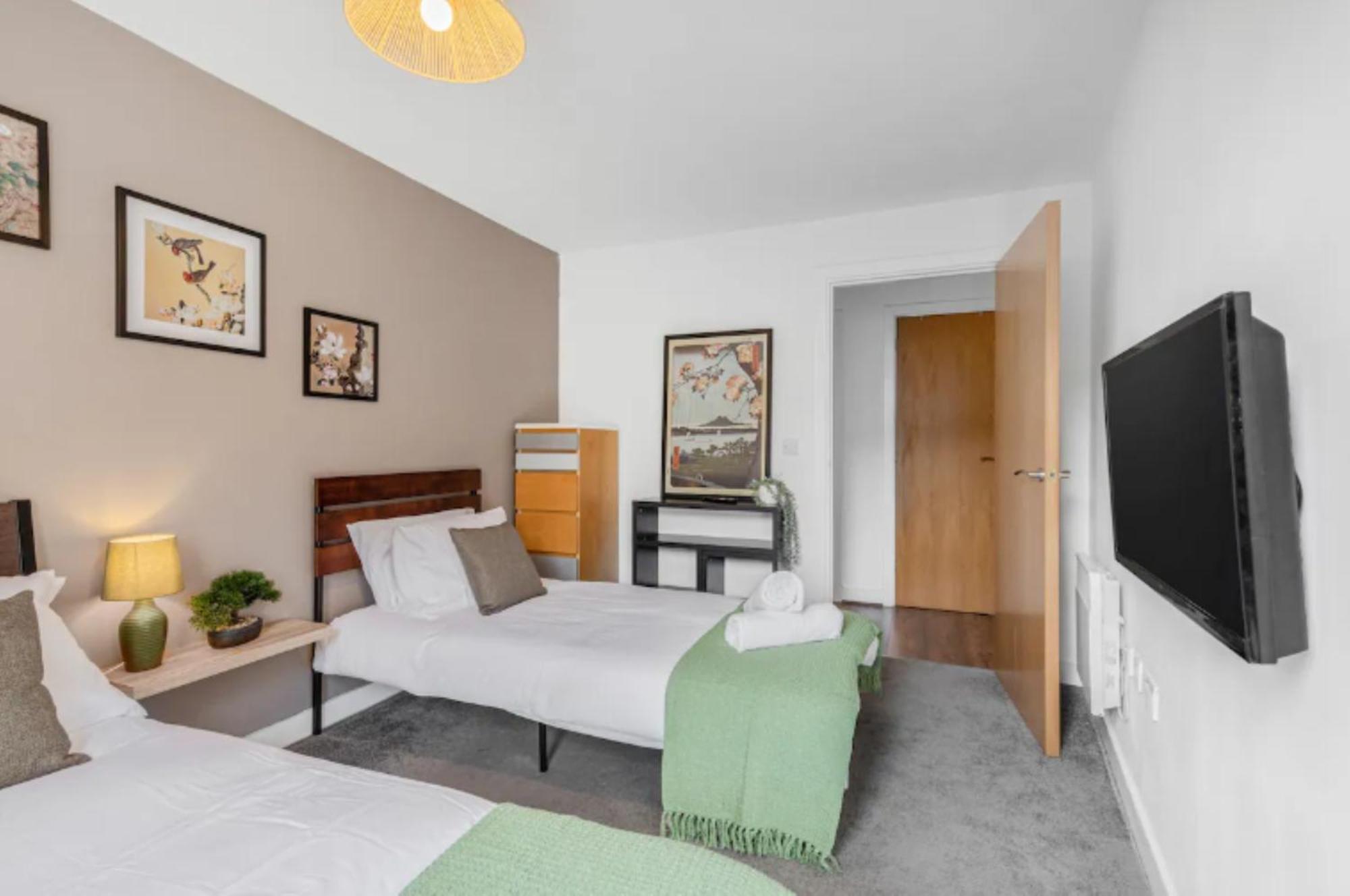 Oriental Suite 2 Bed 2 Bath Netflix And Free Parking, Games- Maihom Бирмингем Экстерьер фото