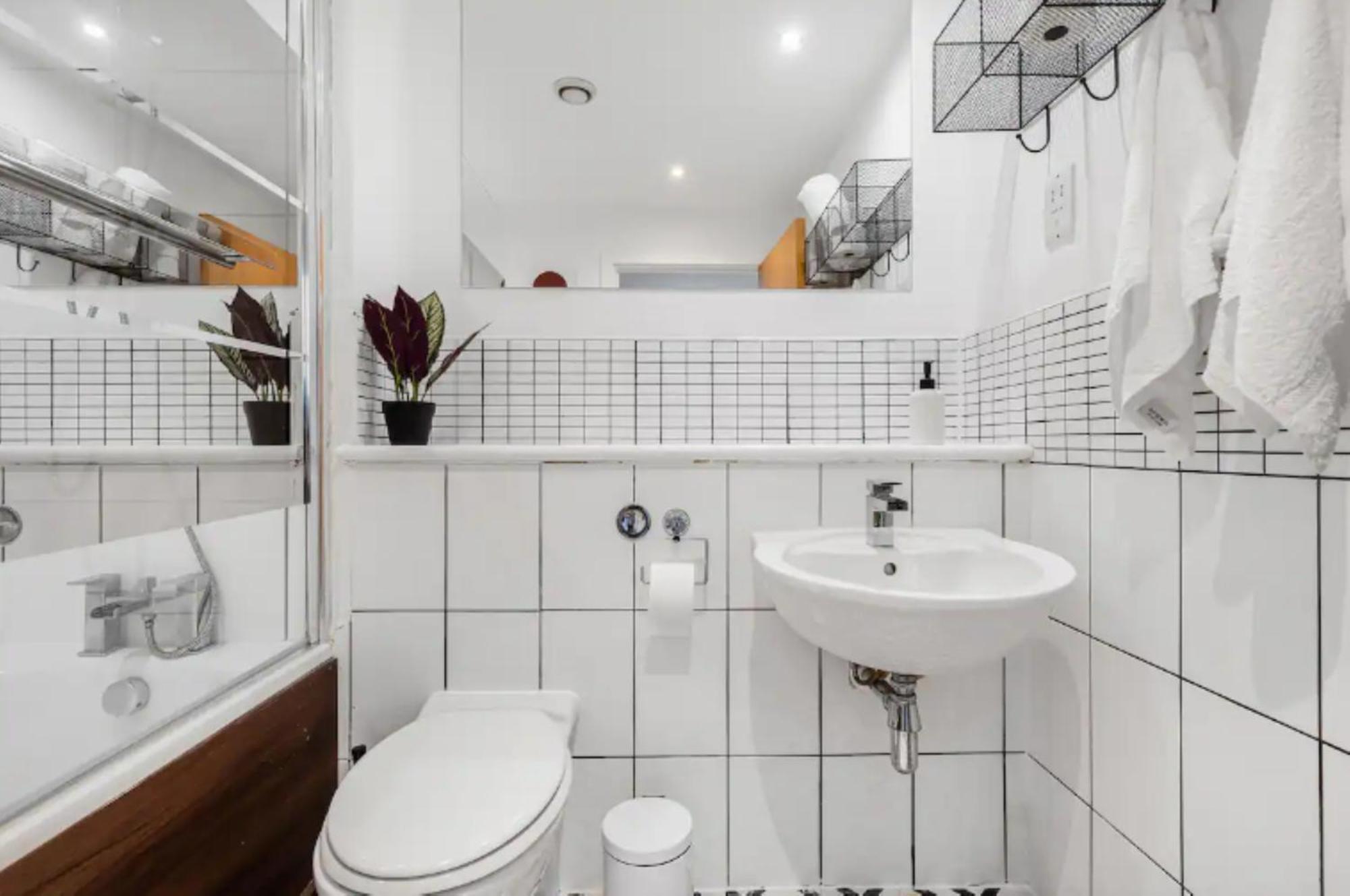 Oriental Suite 2 Bed 2 Bath Netflix And Free Parking, Games- Maihom Бирмингем Экстерьер фото