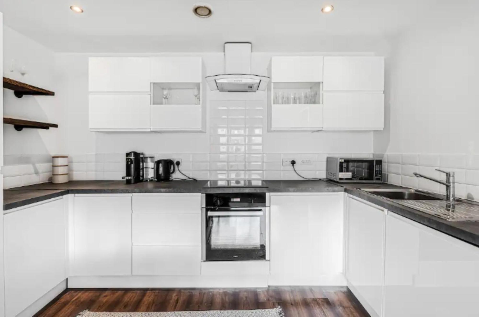 Oriental Suite 2 Bed 2 Bath Netflix And Free Parking, Games- Maihom Бирмингем Экстерьер фото